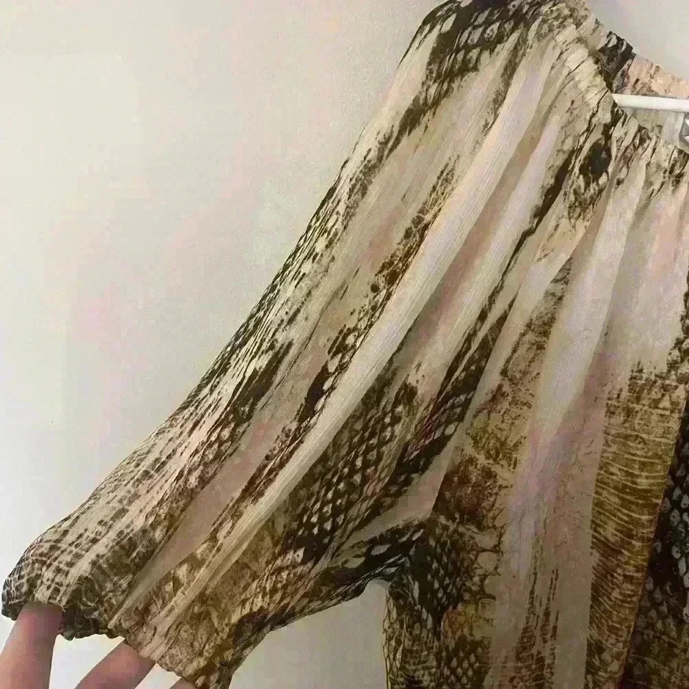 New York & Company Snake Skin Print 3/4 Sleeve Blouse Size Small‎ - Picture 3 of 4